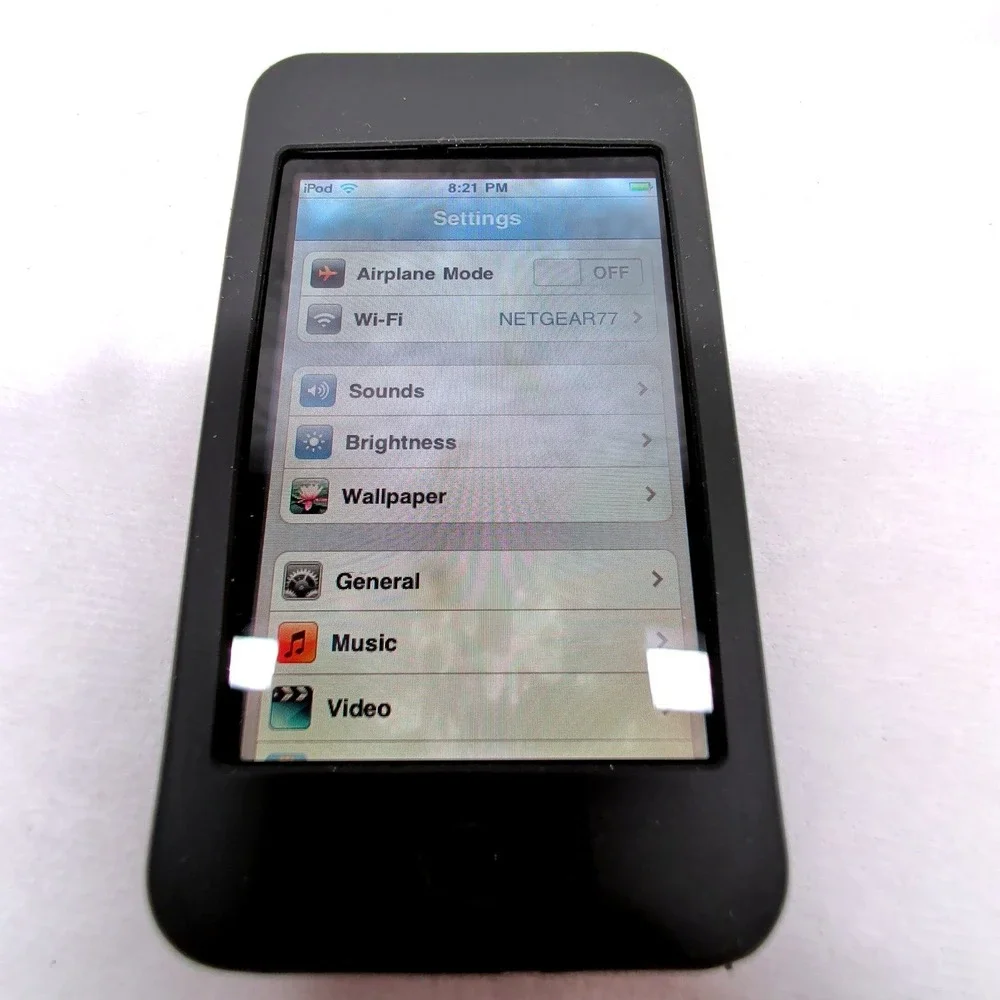 Apple iPod Touch 2nd Generation 8GB Black Silver A1288 Vintage Tested Working